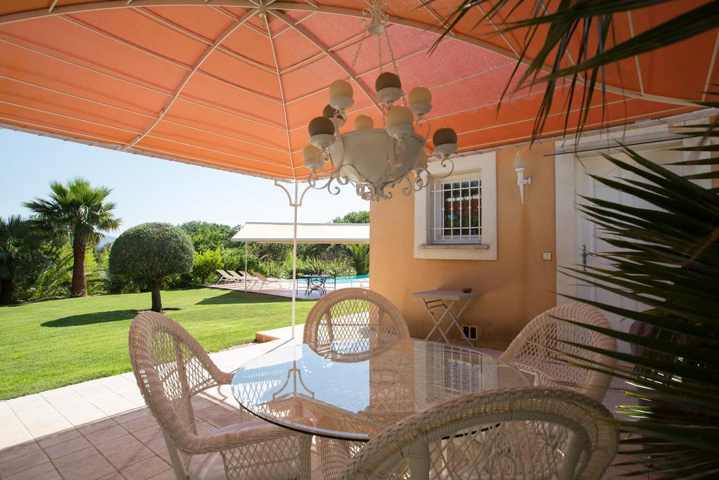 La Tarentane Hotel Grimaud Phòng bức ảnh